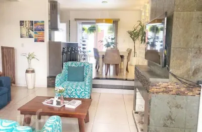 Casa em condomínio fechado com 3 quartos à venda na rua fabiana kila de ávila, 165, hípica, porto alegre, 174 m2 por r$ 799.000