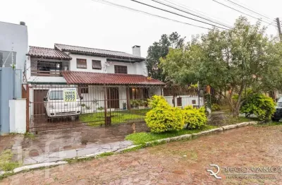 Casa com 4 quartos à venda na rua waldomiro schapke, 311, partenon, porto alegre, 260 m2 por r$ 890.000