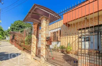 Casa com 5 quartos à venda na rua umbú, 566, passo da areia, porto alegre, 192 m2 por r$ 1.500.000