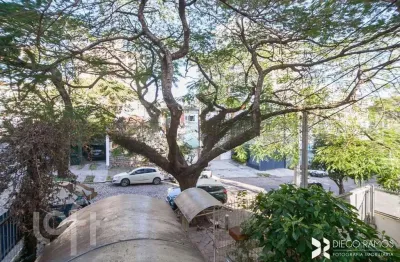 Casa com 3 quartos à venda na avenida taquara, 428, petrópolis, porto alegre, 264 m2 por r$ 980.000
