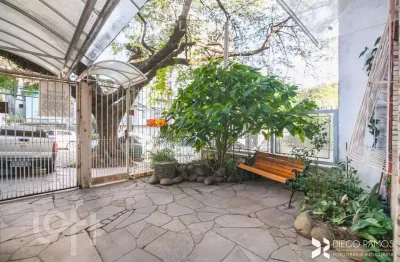 Casa com 3 quartos à venda na avenida taquara, 428, petrópolis, porto alegre, 264 m2 por r$ 1.300.000