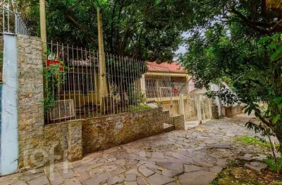 Casa com 3 quartos à venda na rua fagundes varela, 153, santo antônio, porto alegre, 300 m2 por r$ 1.250.000