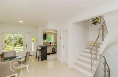 Casa em condomínio fechado com 3 quartos à venda na avenida padre cacique, 1870, cristal, porto alegre, 250 m2 por r$ 1.900.000