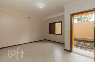 Casa em condomínio fechado com 4 quartos à venda na rua oiampi, 100, guarujá, porto alegre, 325 m2 por r$ 655.000