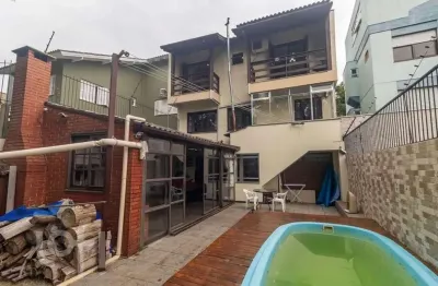 Casa com 4 quartos à venda na rua joaquim cruz, 30, santo antônio, porto alegre, 256 m2 por r$ 1.149.000
