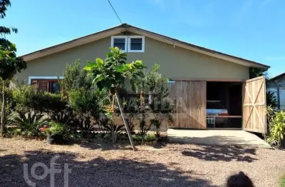 Casa em condomínio fechado com 3 quartos à venda na beco calábria, 281, lageado, porto alegre, 5750 m2 por r$ 1.060.000