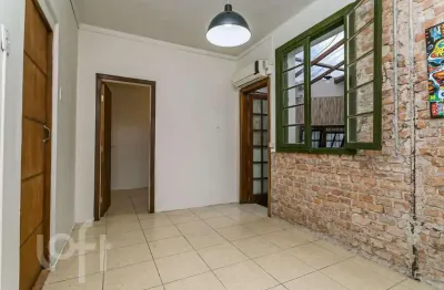 Casa com 3 quartos à venda na rua são carlos, 1124, floresta, porto alegre, 126 m2 por r$ 580.000