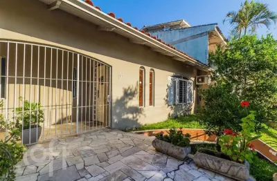 Casa com 3 quartos à venda na avenida delmar rocha barbosa, 181, rubem berta, porto alegre, 290 m2 por r$ 650.000