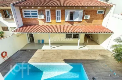 Casa em condomínio fechado com 4 quartos à venda na avenida juca batista, 1200, ipanema, porto alegre, 300 m2 por r$ 1.200.000