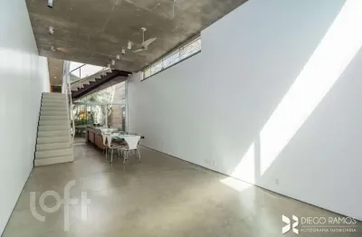 Casa com 2 quartos à venda na avenida bastian, 259, menino deus, porto alegre, 240 m2 por r$ 2.300.000