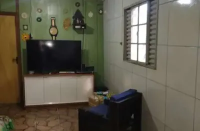 Casa com 3 quartos à venda na rua chico pedro, 675, camaquã, porto alegre, 70 m2 por r$ 250.000