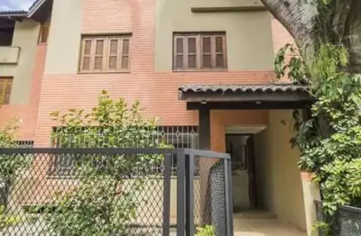 Casa em condomínio fechado com 4 quartos à venda na rua caeté, 525, vila assunção, porto alegre, 273 m2 por r$ 897.999