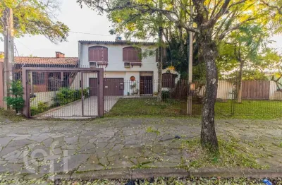 Casa com 3 quartos à venda na rua comandai, 541, cristal, porto alegre, 1155 m2 por r$ 840.000