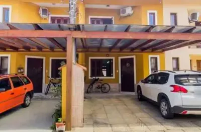 Casa em condomínio fechado com 2 quartos à venda na avenida edgar pires de castro, 1286, hípica, porto alegre, 66 m2 por r$ 350.000