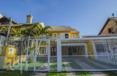 Casa com 3 quartos à venda na rua josué guimarães, 115, espírito santo, porto alegre, 208 m2 por r$ 960.000