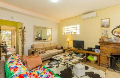 Casa com 2 quartos à venda na rua doutor possidônio cunha, 250, vila assunção, porto alegre, 90 m2 por r$ 960.001