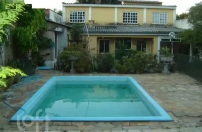 Casa com 2 quartos à venda na rua professora célia lang lisboa, 45, ipanema, porto alegre, 202 m2 por r$ 300.000