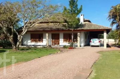 Casa com 2 quartos à venda na beco arthur, 260, belém novo, porto alegre, 220 m2 por r$ 745.000