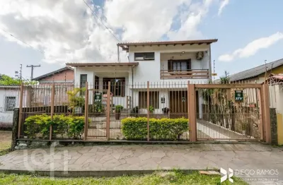 Casa com 4 quartos à venda na avenida frei henrique de coimbra, 84, vila ipiranga, porto alegre, 270 m2 por r$ 1.425.000