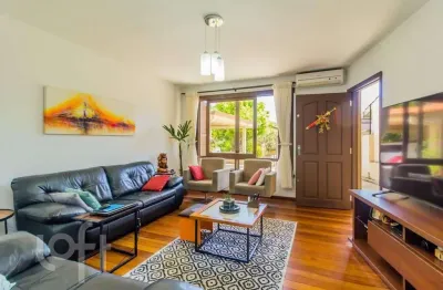Casa com 3 quartos à venda na rua carlos nobre, 95, ipanema, porto alegre, 300 m2 por r$ 655.000