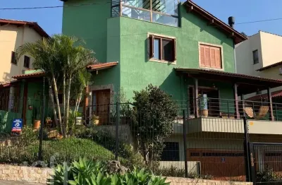 Casa com 4 quartos à venda na rua arachanes, 189, espírito santo, porto alegre, 303 m2 por r$ 1.250.000