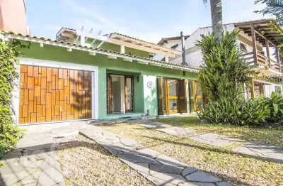 Casa com 6 quartos à venda na rua doutor benjamin camozato, 55, ipanema, porto alegre, 320 m2 por r$ 1.500.000