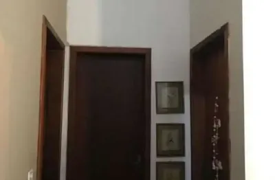 Casa com 3 quartos à venda na rua criciúma, 357, guarujá, porto alegre, 147 m2 por r$ 590.000