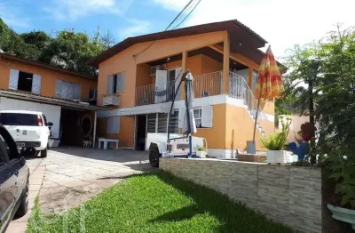 Casa com 3 quartos à venda na rua josé alves de castro, 468, belém velho, porto alegre, 200 m2 por r$ 690.000
