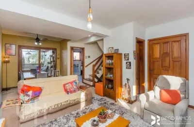 Casa em condomínio fechado com 4 quartos à venda na rua curupaiti, 260, cristal, porto alegre, 204 m2 por r$ 750.000