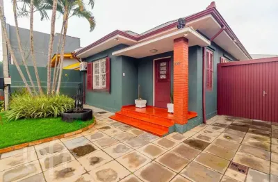 Casa com 3 quartos à venda na travessa afonso mabilde, 44, santa maria goretti, porto alegre, 150 m2 por r$ 760.000