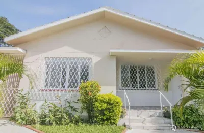 Casa com 3 quartos à venda na rua jataí, 291, cristal, porto alegre, 184 m2 por r$ 693.500