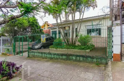 Casa com 2 quartos à venda na Rua Patagônia, 40, Bom Jesus, Porto Alegre, 264 m2 por R$ 350.000