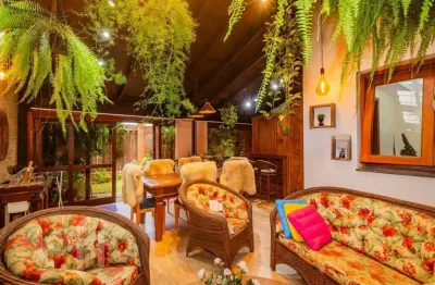 Casa em condomínio fechado com 3 quartos à venda na avenida cai, 735, cristal, porto alegre, 385 m2 por r$ 2.100.000