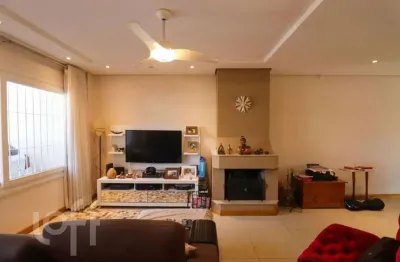 Casa em condomínio fechado com 3 quartos à venda na rua claudio da silva pinto, 154, hípica, porto alegre, 142 m2 por r$ 600.000