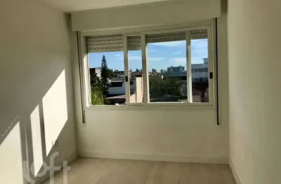 Apartamento com 2 quartos à venda na rua piauí, 348, santa maria goretti, porto alegre, 57 m2 por r$ 318.750