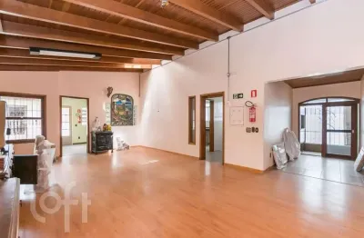 Casa com 4 quartos à venda na avenida coronel lucas de oliveira, 1873, petrópolis, porto alegre, 469 m2 por r$ 1.750.000