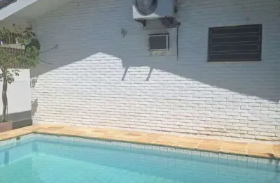 Casa com 4 quartos à venda na rua catumbi, 434, medianeira, porto alegre, 201 m2 por r$ 750.000