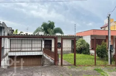 Casa com 3 quartos à venda na rua teixeira de carvalho, 242, medianeira, porto alegre, 378 m2 por r$ 750.000