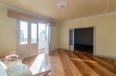 Apartamento com 3 quartos à venda na avenida independência, 98, centro histórico, porto alegre, 180 m2 por r$ 550.000