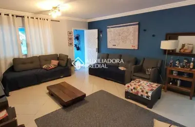Casa em condomínio fechado com 3 quartos para alugar na icaraí, 57, vila pires, santo andré, 150 m2 por r$ 4.000