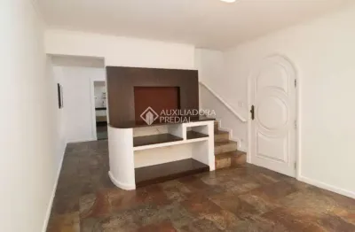 Casa em condomínio fechado com 3 quartos para alugar na Avenida Wallace Simonsen, 907, Nova Petrópolis, São Bernardo do Campo, 180 m2 por R$ 4.500
