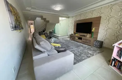 Casa em condomínio fechado com 3 quartos para alugar na Rua Itaparica, 127, Vila Curuçá, Santo André, 233 m2 por R$ 6.500