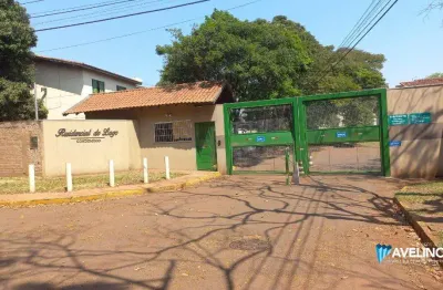 Apartamento com 3 quartos, sacada e 2 garagens no pioneiros