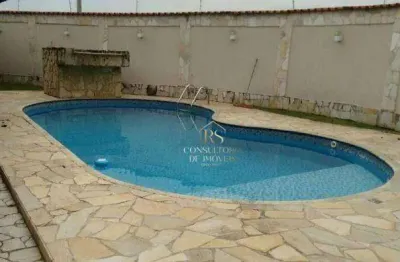 Casa com piscina em terreno de 500 metros, com ótima localização e documentação ok