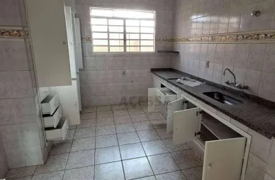 Casa com 3 dormitórios para alugar, 180 m² por r$ 2.500,00/mês - jardim paraíso - botucatu/sp