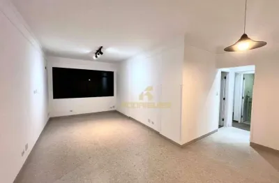 Locação amplo 2 dormitórios + dependência - Vaga demarcada e lazer - 700m da praia