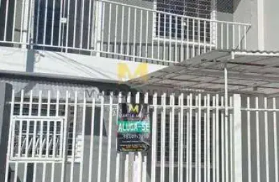 Maravilhoso sobrado triplex semimobiliado para alugar com 3 quartos / 1 suíte no centro de piraquara.