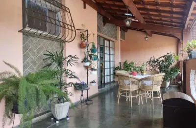 Casa com 5 quartos à venda, 261 m² por r$ 780.000 - bosque dos pinheiros - juiz de fora/mg