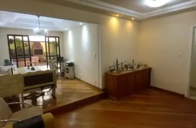 Apartamento com 4 quartos à venda na Rua Morais e Castro, Alto dos Passos, Juiz de Fora