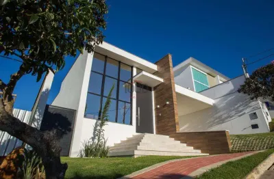 Casa em condomínio fechado com 3 quartos à venda na Rua Deputado Lahyr Tostes, São Pedro, Juiz de Fora